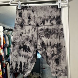 Lululemon biker shorts sz 8